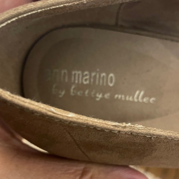 Ann Marino Tan Suede Statement Rhinestone Flats in size 8 - Picture 2 of 12
